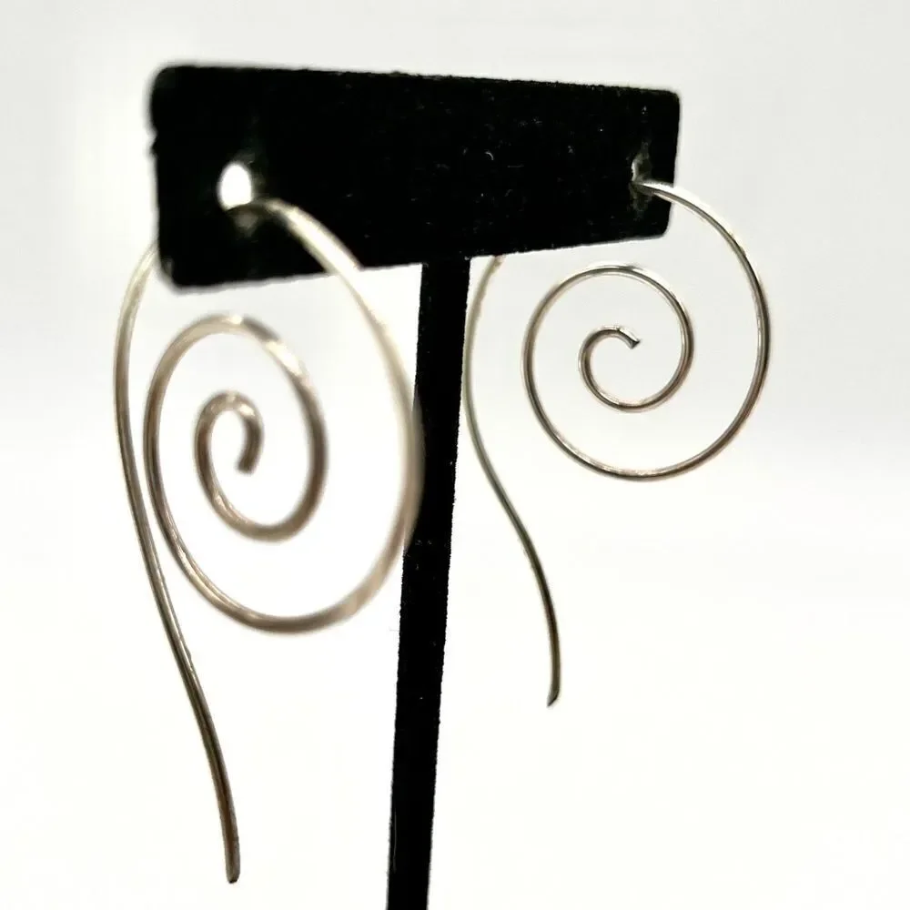Snail swirly Earrings in Silver Tone